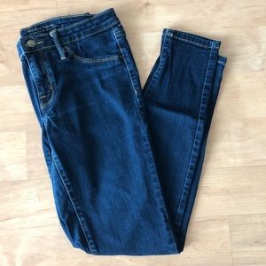 Mid Rise Jegging Jeans
